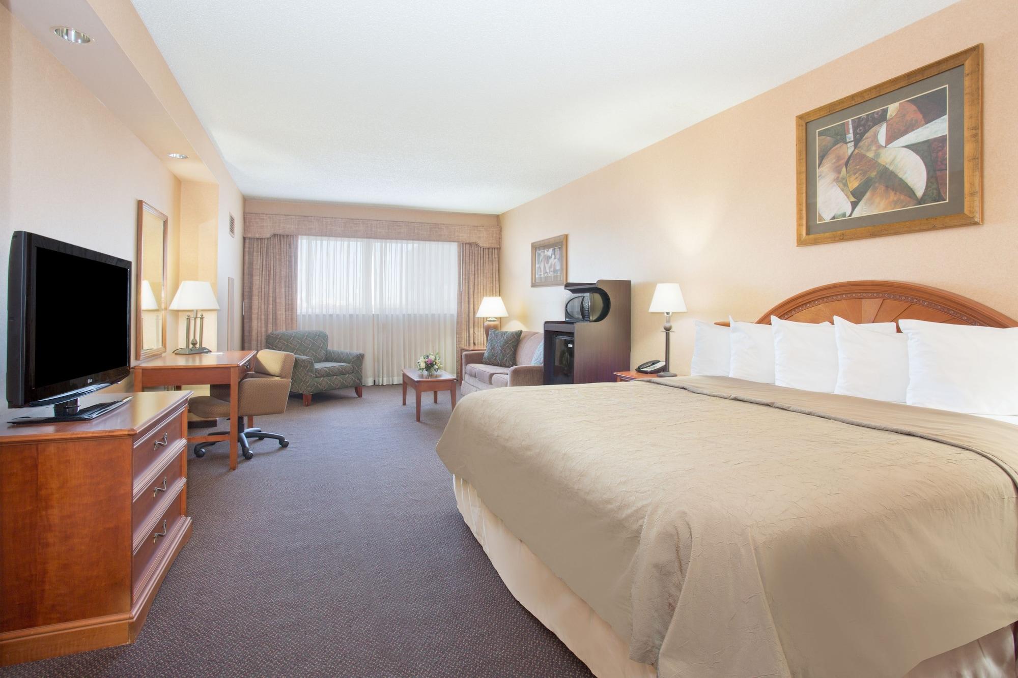 Hotel Topeka At City Center Экстерьер фото