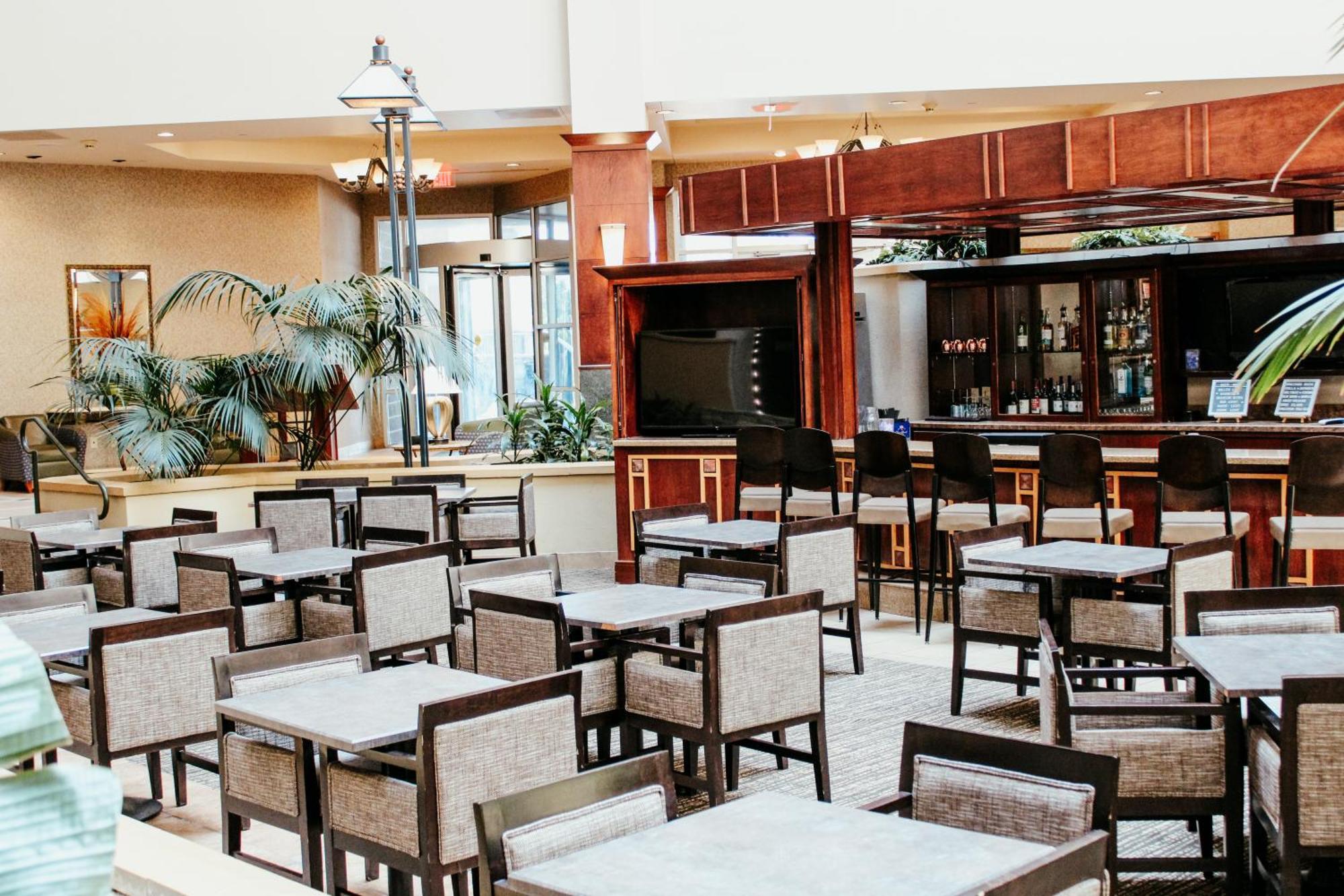 Hotel Topeka At City Center Экстерьер фото