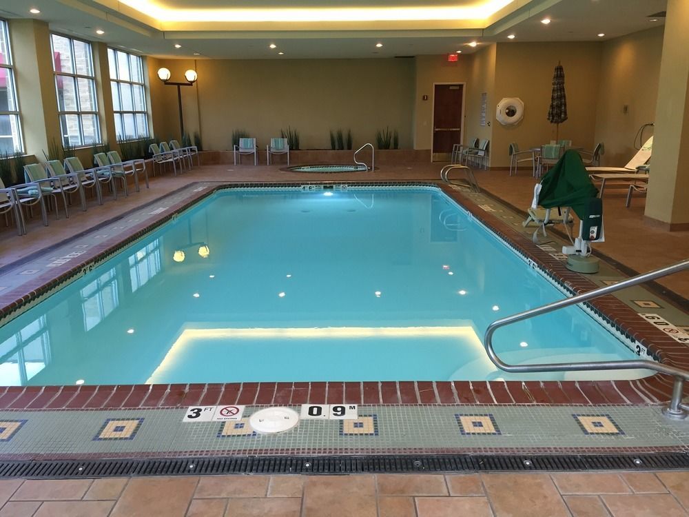 Hotel Topeka At City Center Экстерьер фото