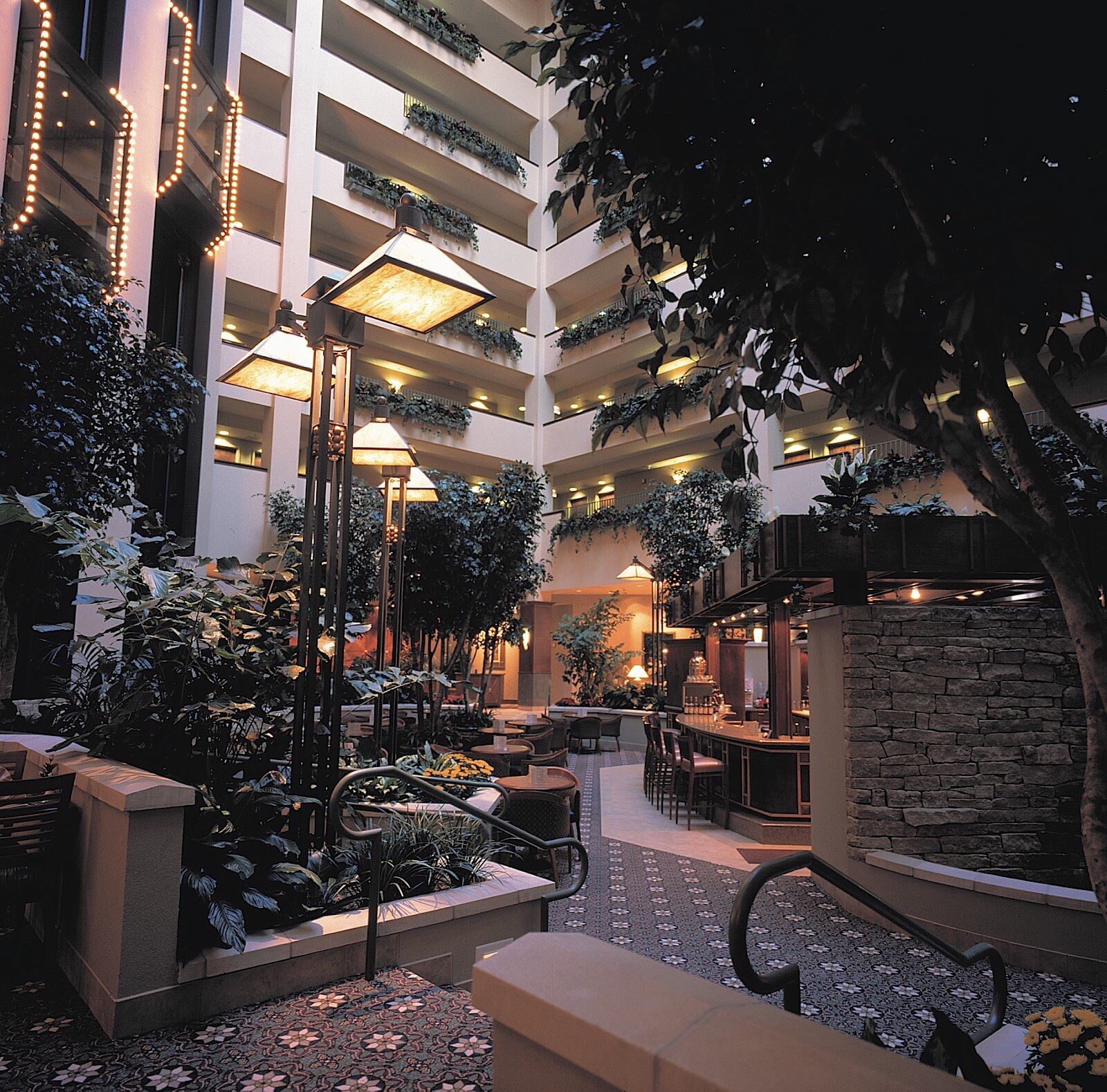 Hotel Topeka At City Center Экстерьер фото